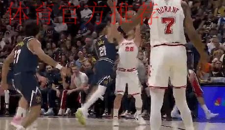 申京三分线外精准长传,助攻阿门底线空切双手空接暴扣 申京三分线外精准长传,助攻阿门底线空切双手空接暴扣